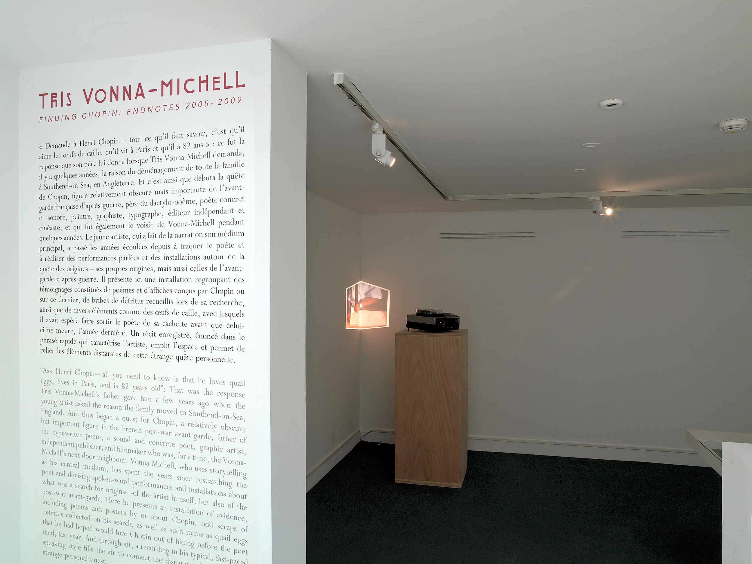 Vue de l'exposition <em>Tris Vonna-Michell. Finding Chopin : Endnotes 2005–2009. Programmation Satellite - Satellite 3</em>