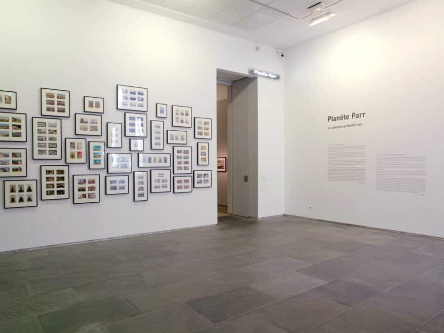 Vue de l'exposition Planète Parr. La collection de Martin Parr