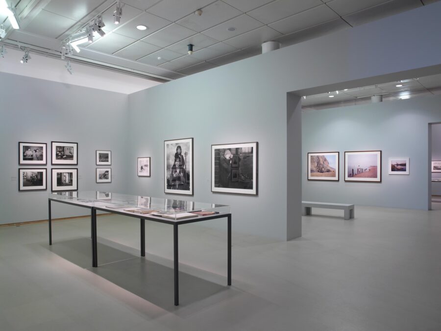 Vue de l'exposition Planète Parr. La collection de Martin Parr