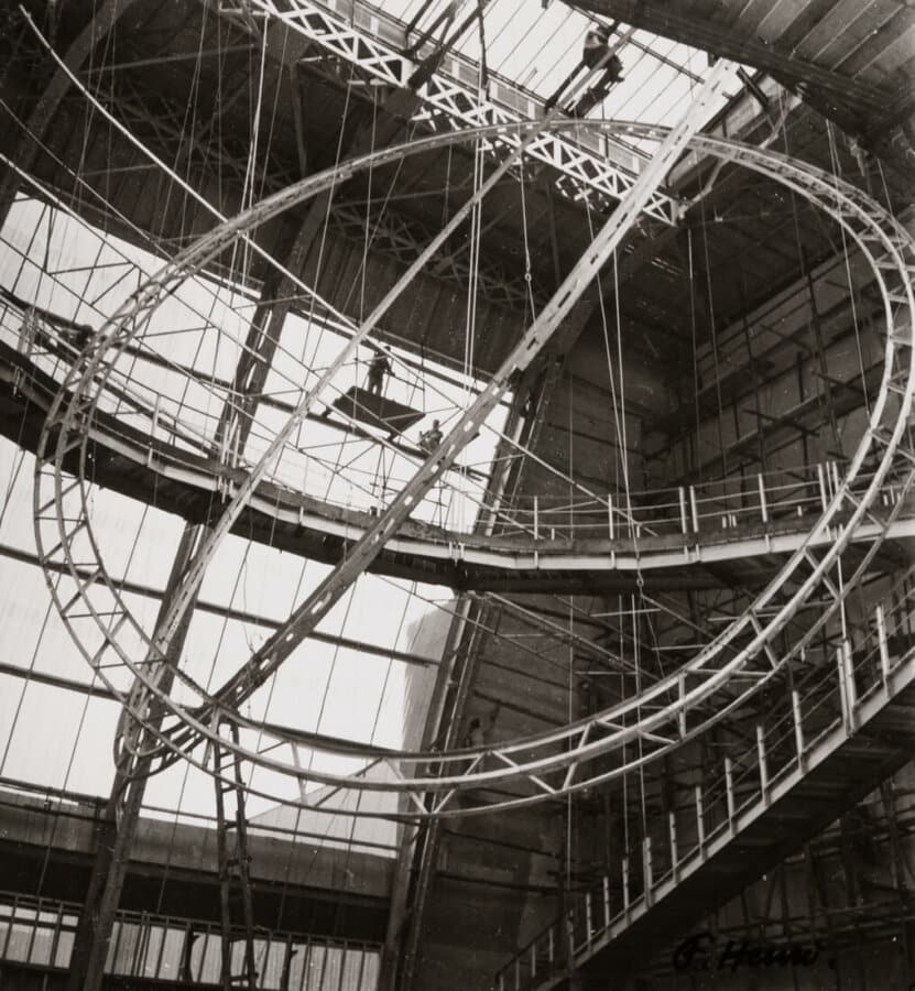 Structure (intérieur du Palais de l'Air, Paris, Exposition Universelle)