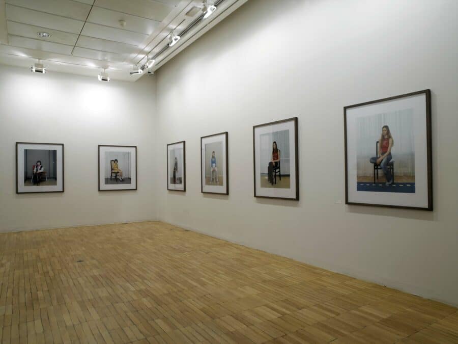 Vue de l'exposition Rineke Dijkstra, photographies et vidéos, 1991-2004