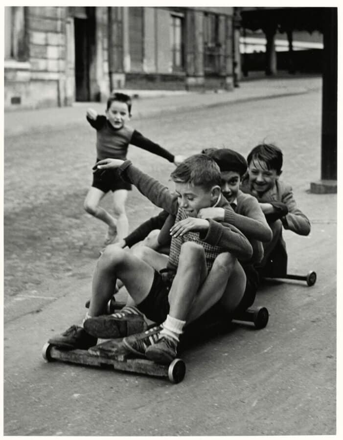Enfants jouant, rue Edmond-Flamand