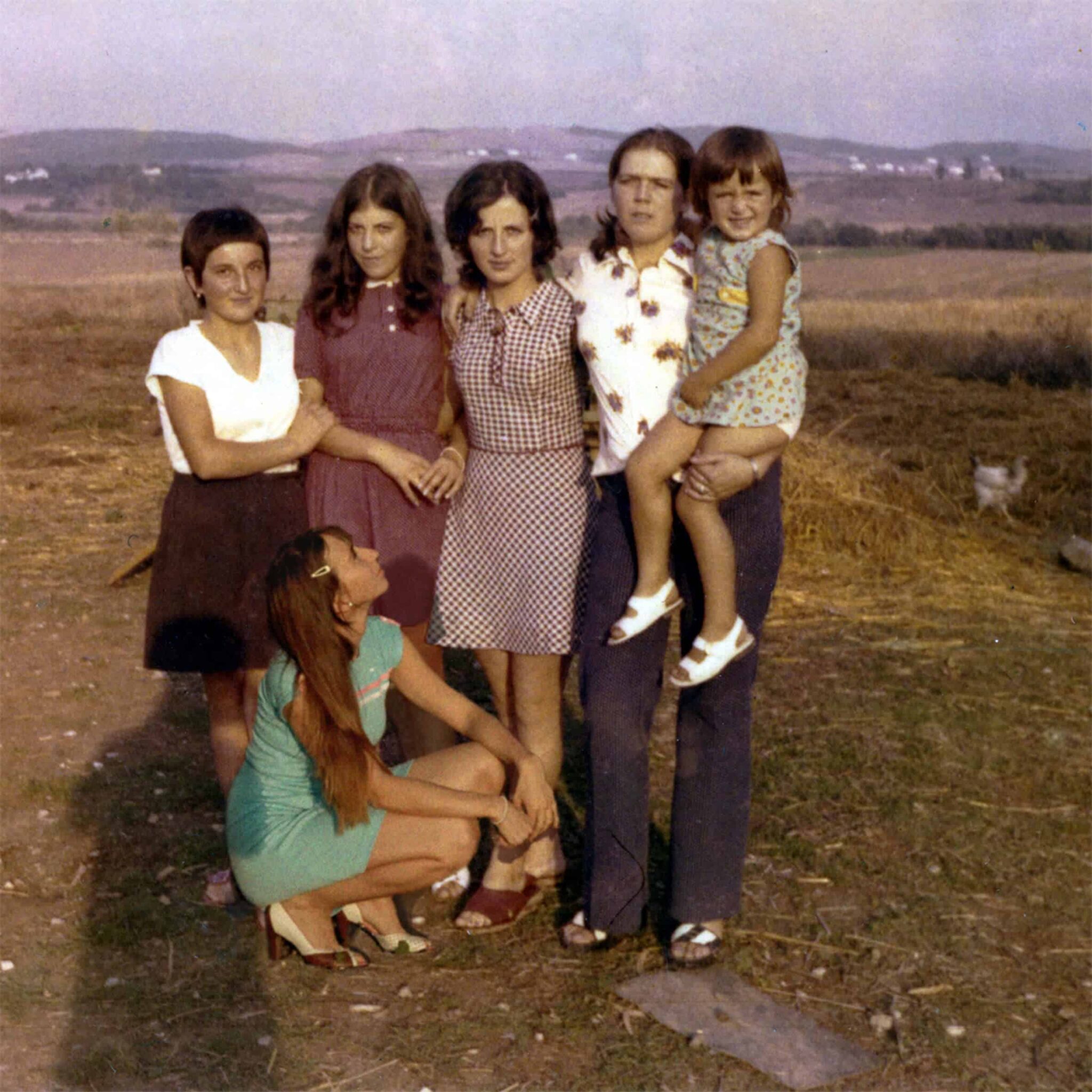 Moira Ricci, <em>20.12.53 – 10.08.04</em> (groupe de filles), 2004–2014