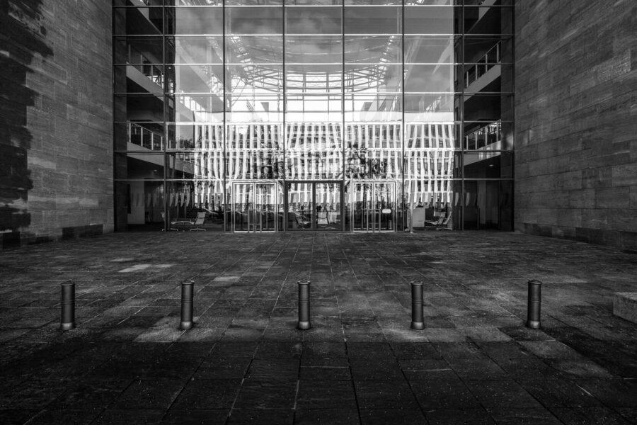 Série “Offshore Tour”, Luxembourg, Kirchberg. Photographie Wilfried Bartoli, RYBN.ORG, 2018-2020