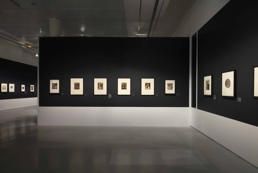 Vue de l'exposition Julia Margaret Cameron. Capturer la beauté