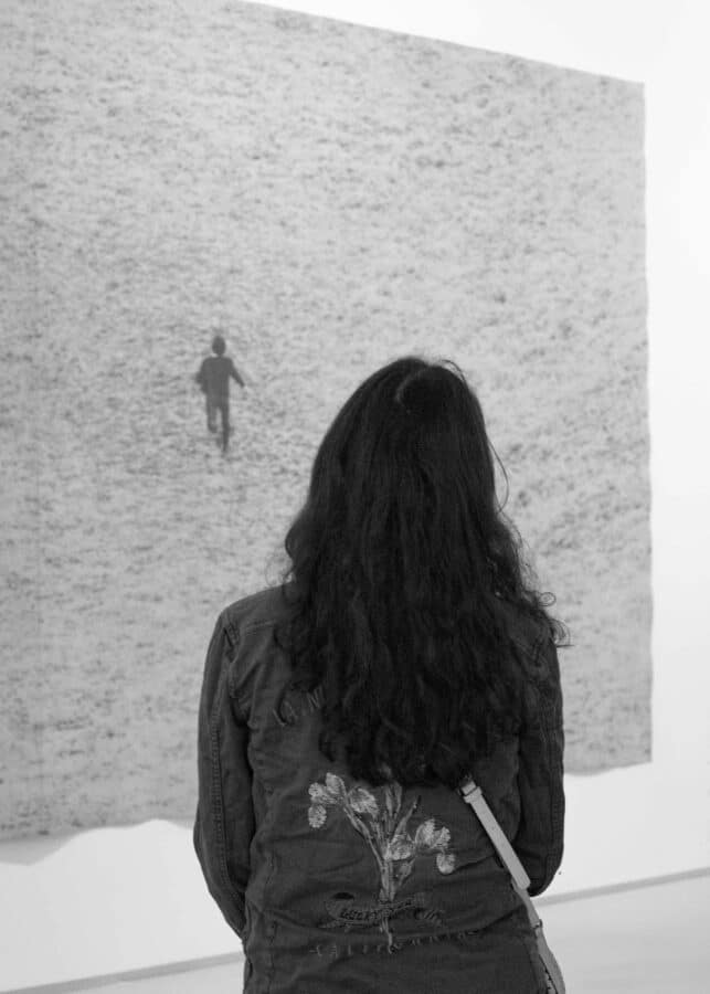 Visites des apprenantes de l'E.M.A dans l'exposition Renverser ses yeux