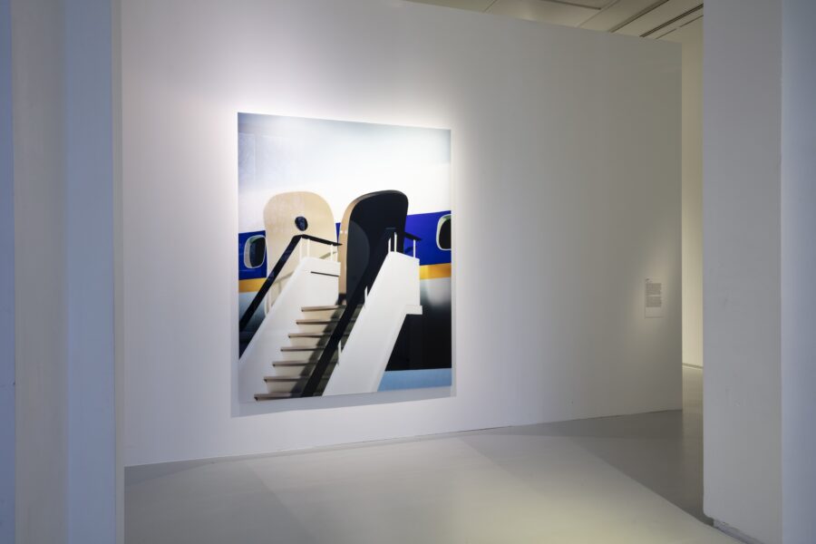 Vue de l'exposition Thomas Demand. Le bégaiement de l'histoire, du 14 février au 28 mai 2023 au Jeu de Paume, Paris.