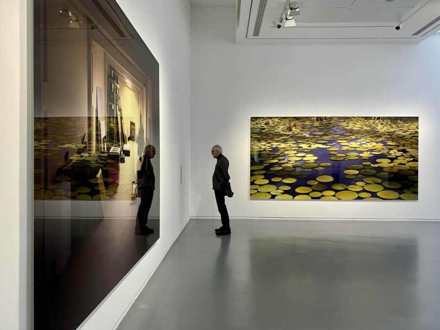 Vue de l'exposition Thomas Demand. Le bégaiement de l'histoire, du 14 février au 28 mai 2023 au Jeu de Paume, Paris.