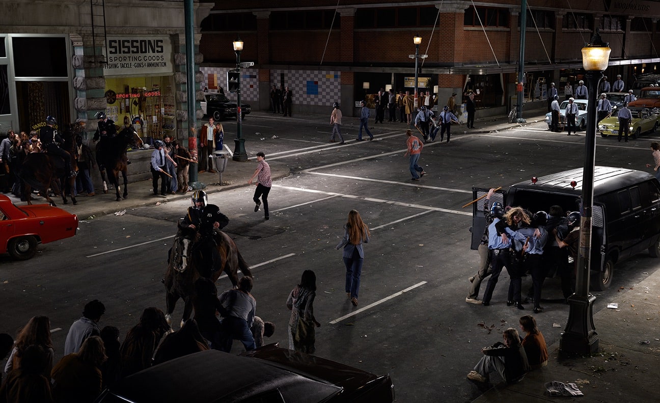 Stan Douglas Abbott & Cordova, 7 August 1971, 2008 De la série, Crowds and Riots.