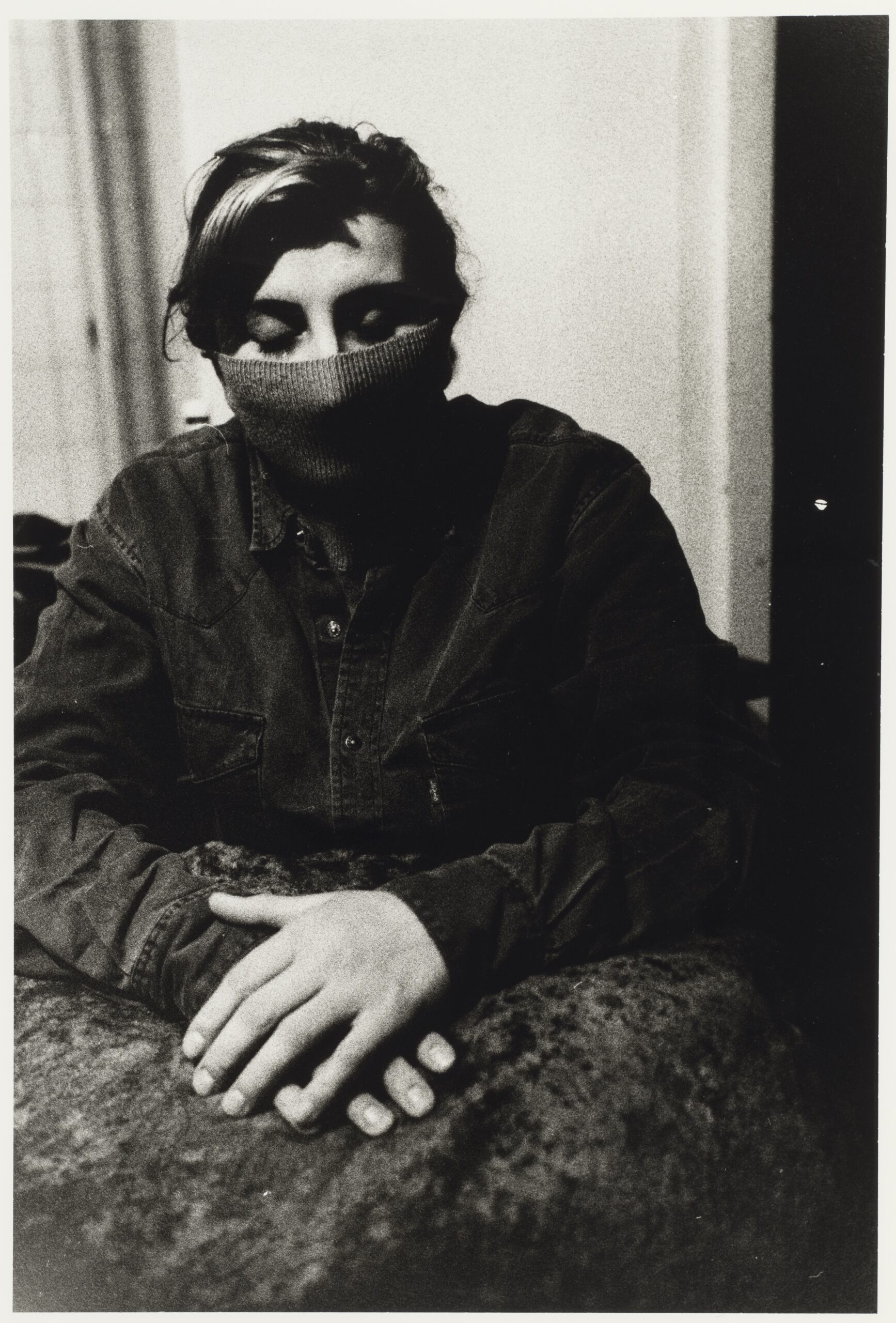 Portrait d’Asya, combattante tchétchène, Tchétchénie, février 1997